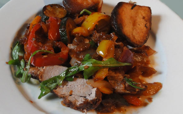 You are currently viewing Pork Tenderloin with Tomato, Pepper, Ginger & Apple Medley